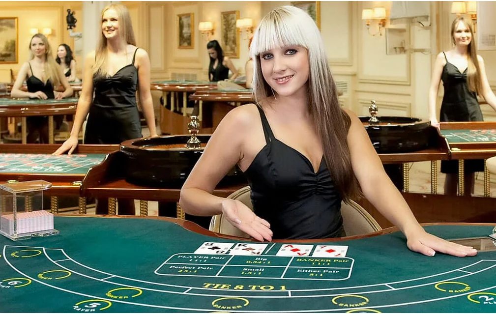Meja roulette live dengan tampilan roda dan dealer